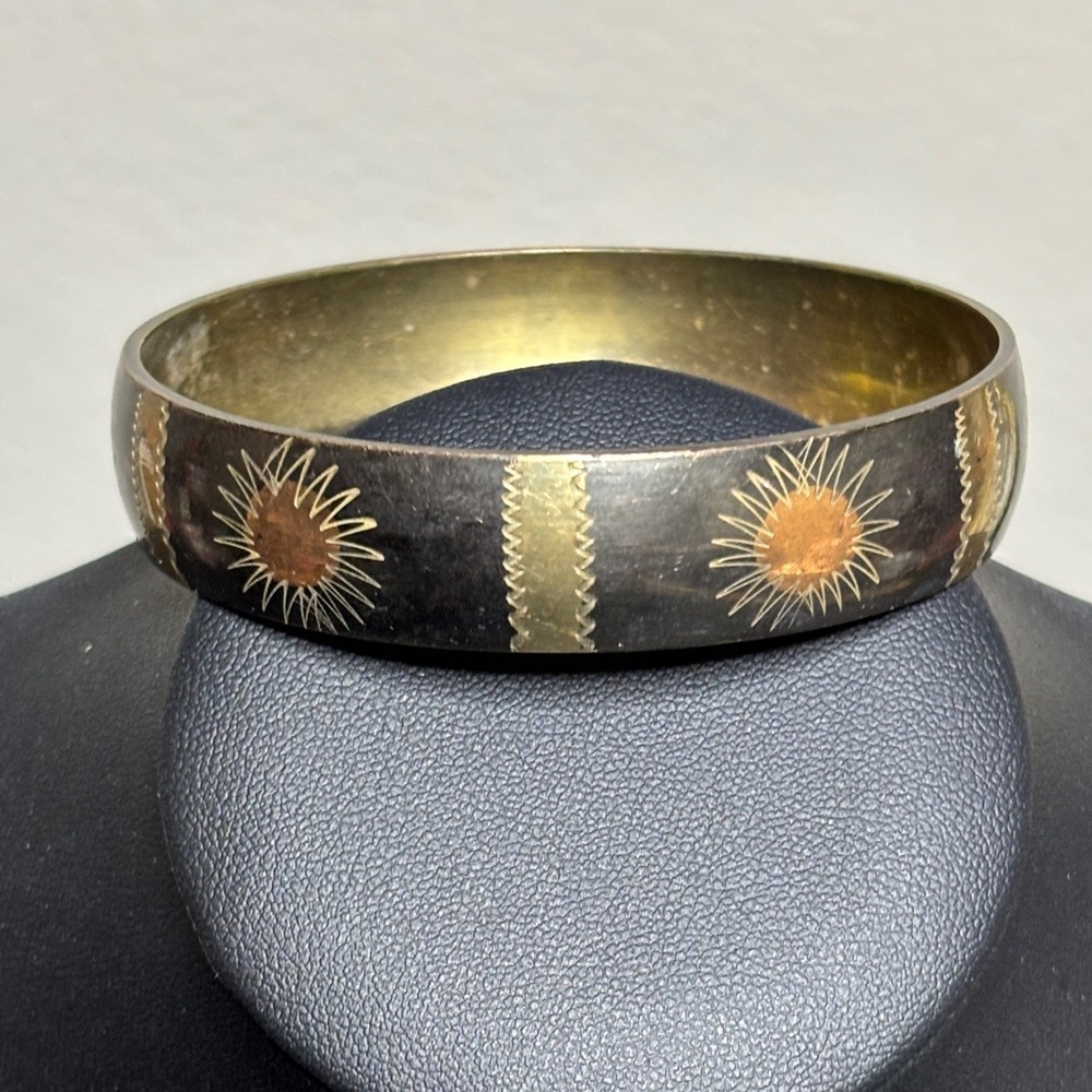 Vintage Brass Intricate Metal Inlay Sun Motifs Bangle Bracelet m